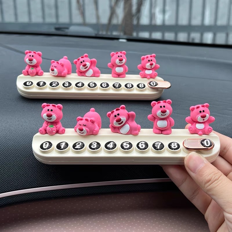 Strawberry Bear Auto Número de estacionamiento temporal Modelo femenino lindo Coche móvil Tarjeta de teléfono Decoración del coche Decoración del coche
