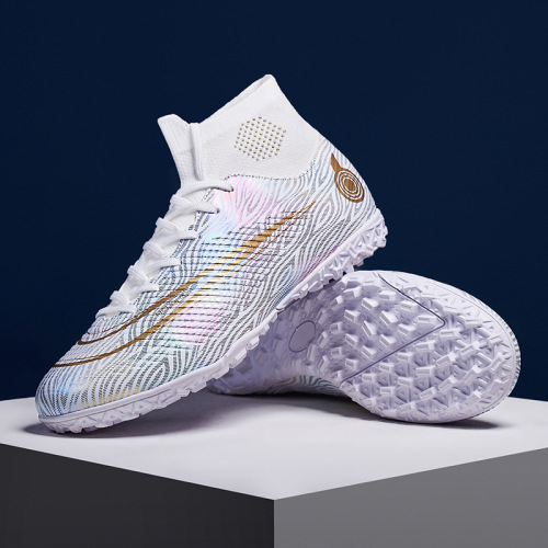 .Cross-border high-top leather football shoes with broken nails and long nails 35-47 sizes school club competition training sneakers wholesale