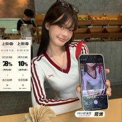 宋正恩蝴蝶结绣花拼色长袖t恤女秋季新款v领修身显瘦内搭上衣