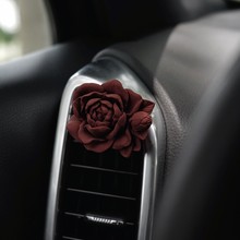汽车车载香薰车用空调出风口玫瑰香氛车内感摆件女新车装饰