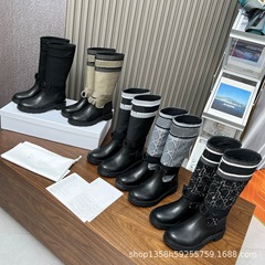 高版2025秋冬D家经典真皮圆头复古拼色厚底刺绣藤格纹骑士靴长靴