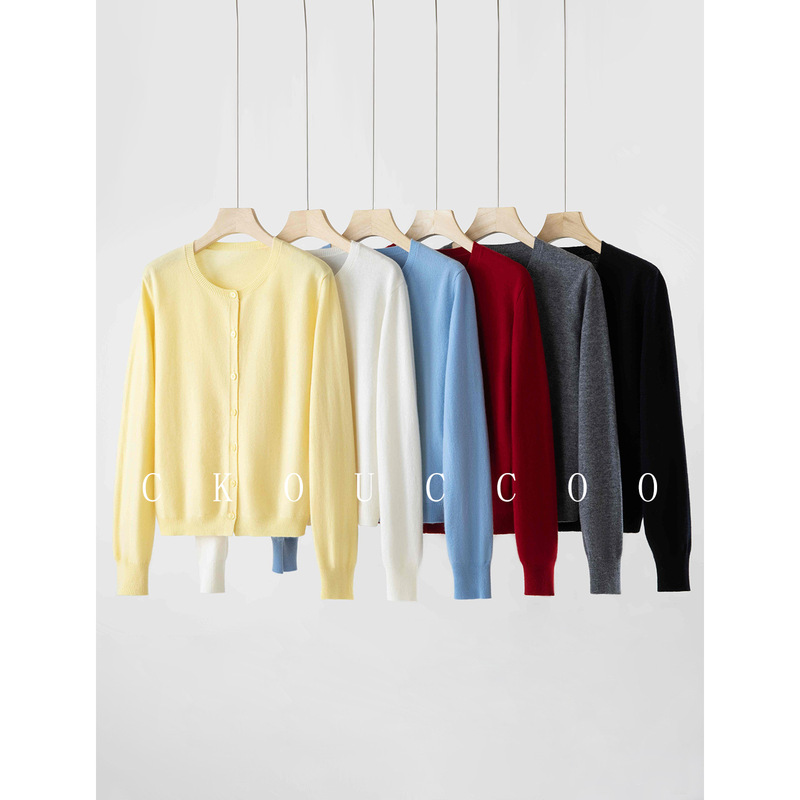 Rongtai lightweight and sheer round-neck solid color all-wool knitted cardigan for women, ribbed stitching, loose and comfortable top Rongtai lightweight and sheer round-neck solid color all-wool knitted cardigan for women, ribbed stitching, loose and comfortable top