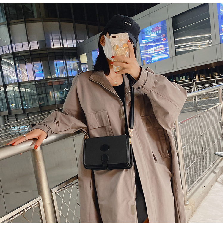 Texture Casual Small Bags Women's 2021 New Trendy Style Internet Celebrity Autumn And Winter Shoulder Bag Simple Retro Messenger Bag display picture 11