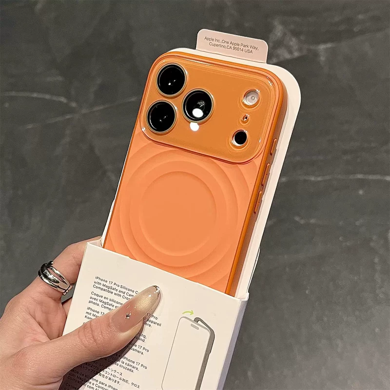 Чехол для Apple 17 Pro Max силикон магнитный с большим окном камеры