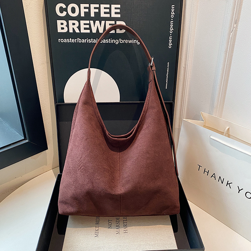 Casual viaje de gran capacidad bolso de seda mujer 2024 nuevo otoño invierno mochila de hombro bolso de cubo