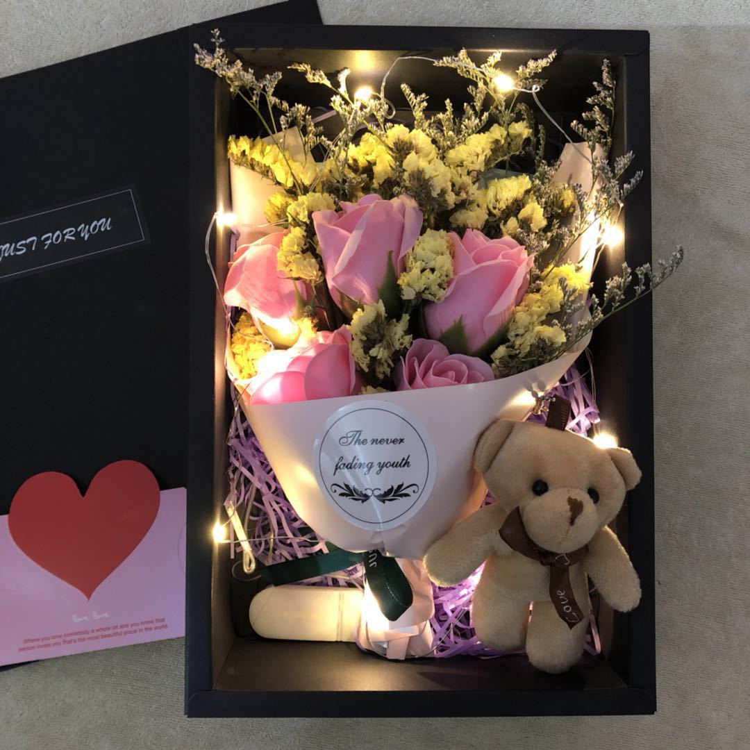 Festtagsgeschenke Weihnachten Valentinstag Rose Künstliche Blume Seifenblumenstrauß Puppe Geschenkbox Freundin Beste Freundin Handgemachtes Blumengeschenk_voghion.com