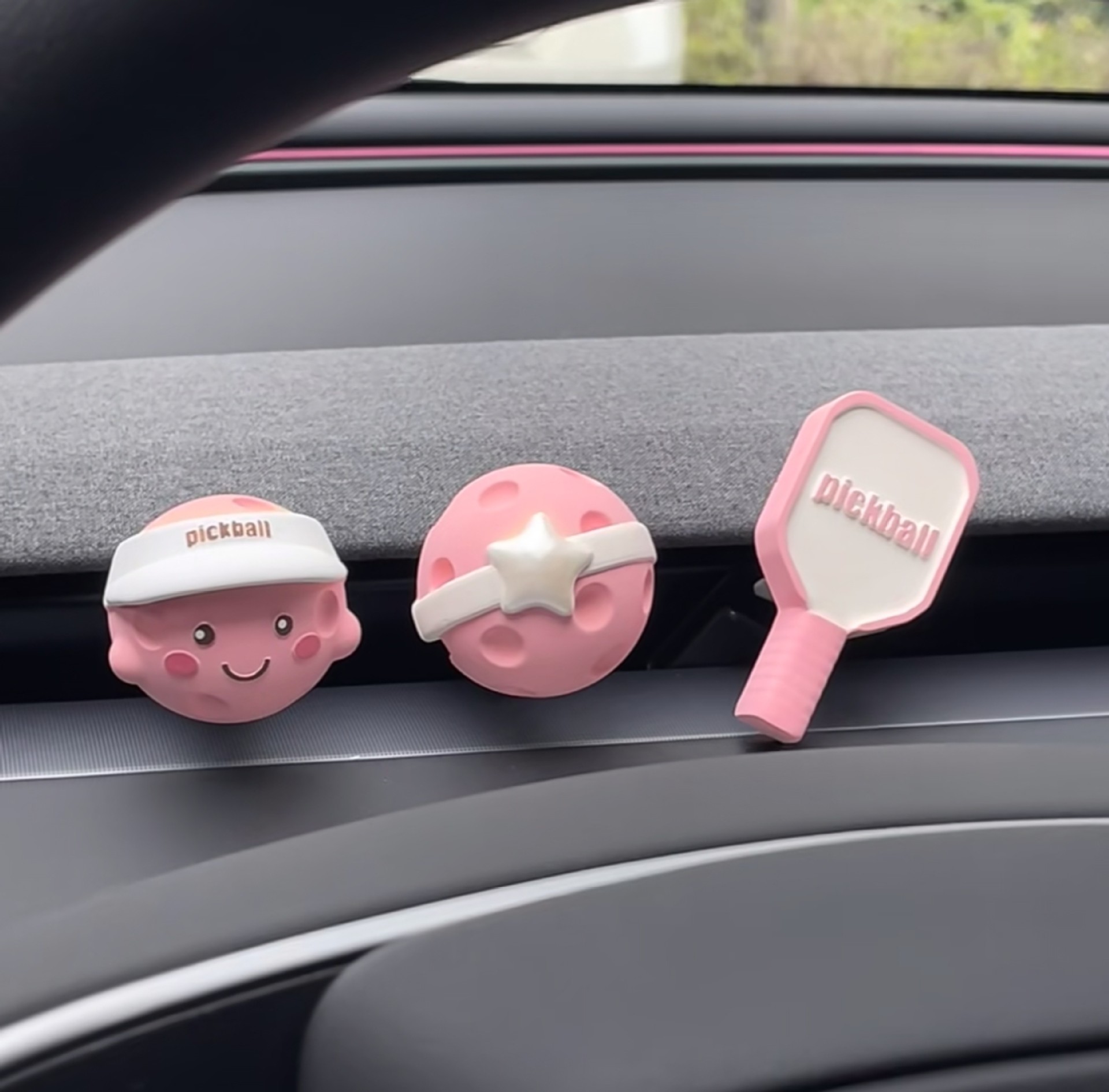 New creative car air freshener pickleball pendant car air vent decoration for girls, new car accessory