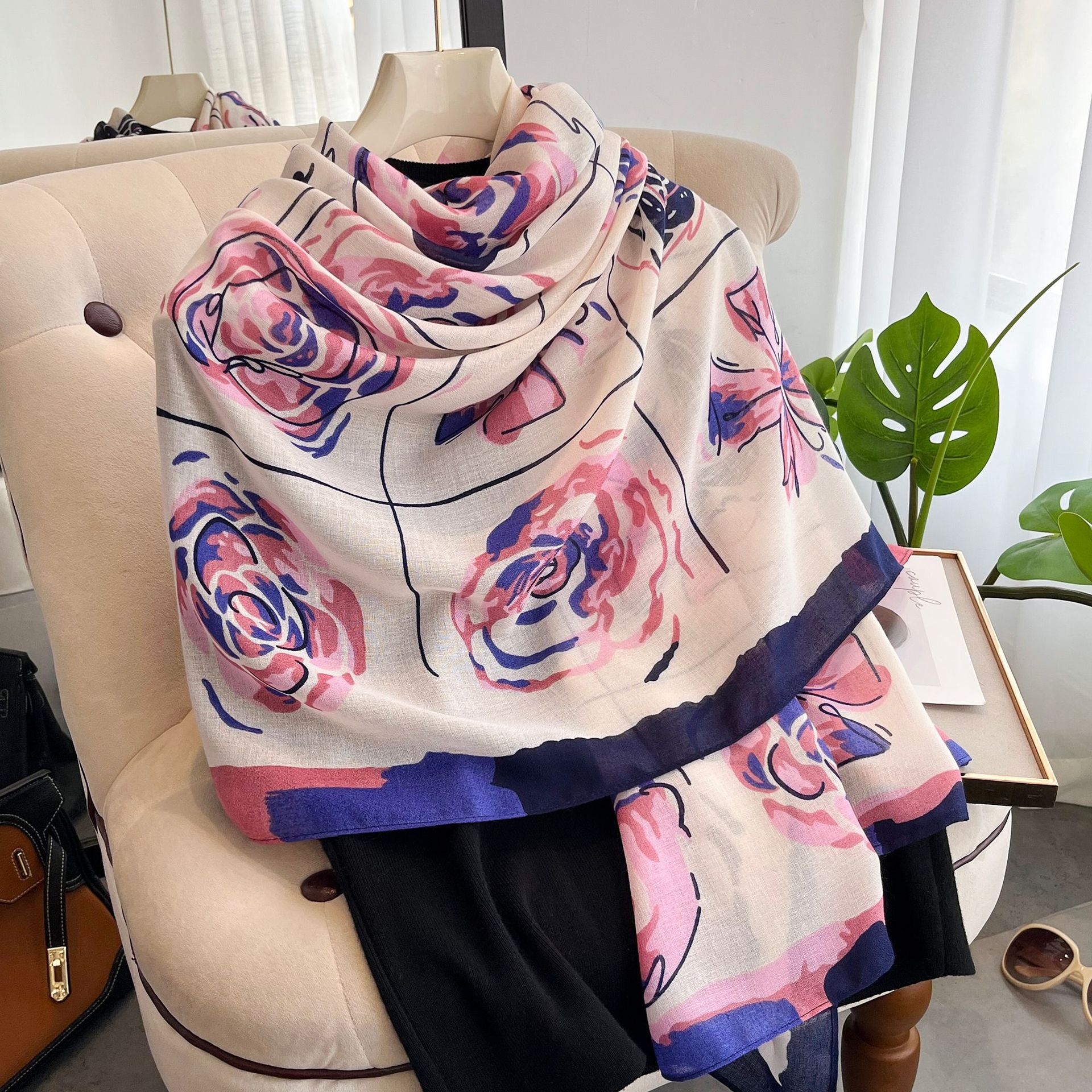 2023 Spring and Autumn New Cotton and Hemp Scarf Women's Little Fragrant Wind Mountain Camellia Fashion Versatile Shawl_voghion.com