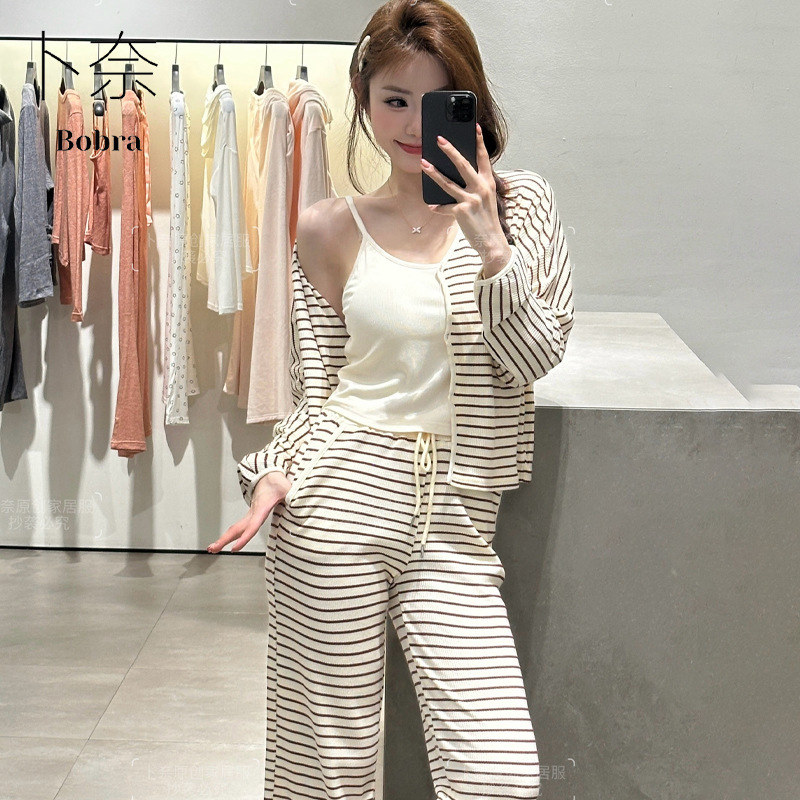 Autumn and Winter Pajamas for Women, Home Wear with Chest Pads, Can Be Worn Outside, High-End Cashmere Long-Sleeved Loose-Fitting Warm Three-Piece Set, Comfortable