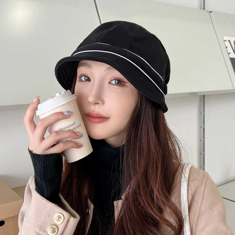 Nicho botón de pila sombrero de mujer otoño nuevo estilo de boina universal sombrero de pescador de borde corto sombrero de cara simple