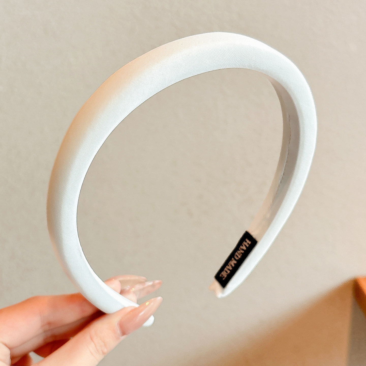 Diadema alta para mujer, nueva colección 2026, accesorio para el cabello estilo Chanel francés, elegante banda ancha para el cabello.