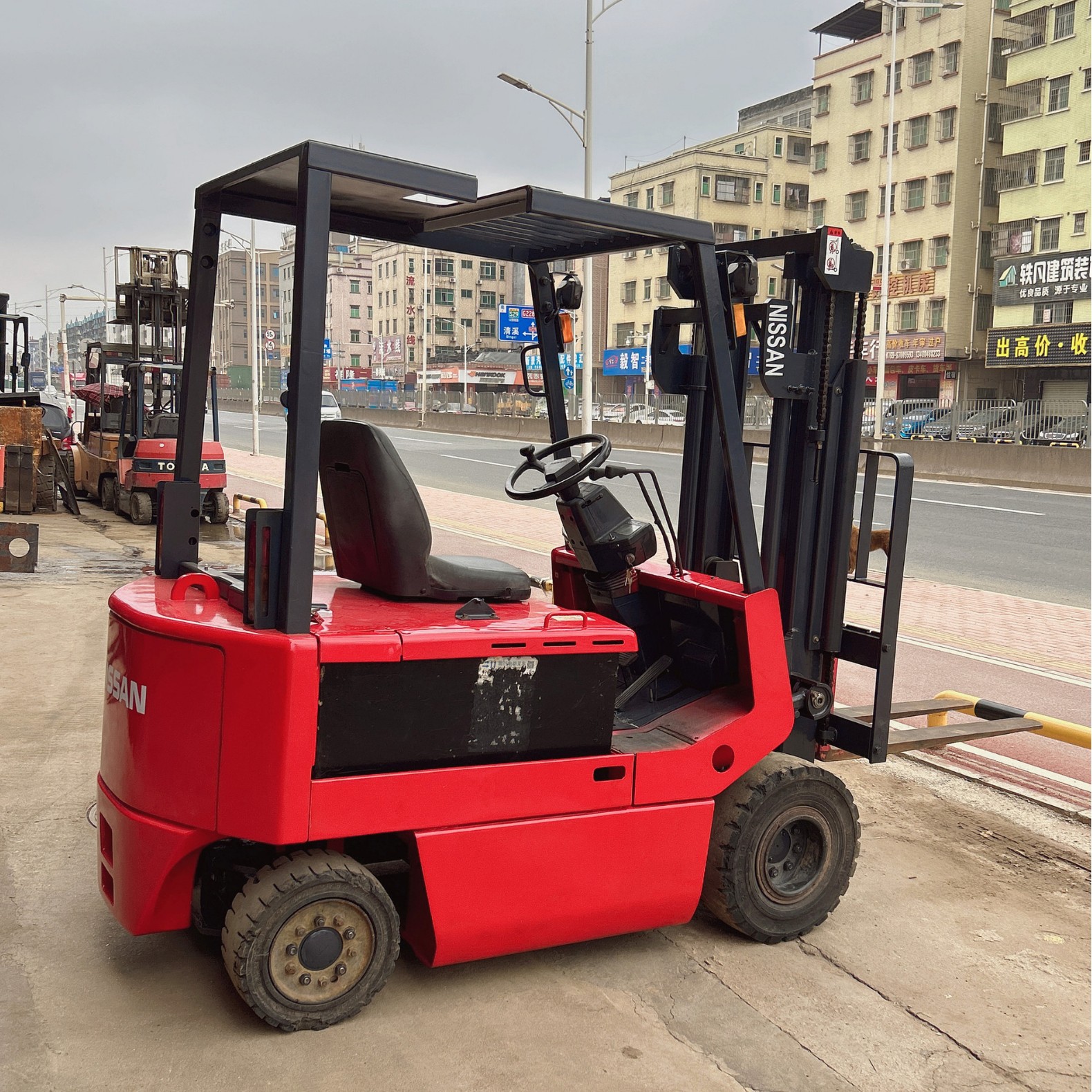 2吨二手叉车 2吨日产电动叉车 NISSAN叉车 2吨尼嗓叉车 二手叉车