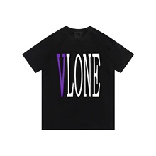 �� VLONE ORVAL��ɫ��V����t����H��һ����Ůͬ��ƽ��^��