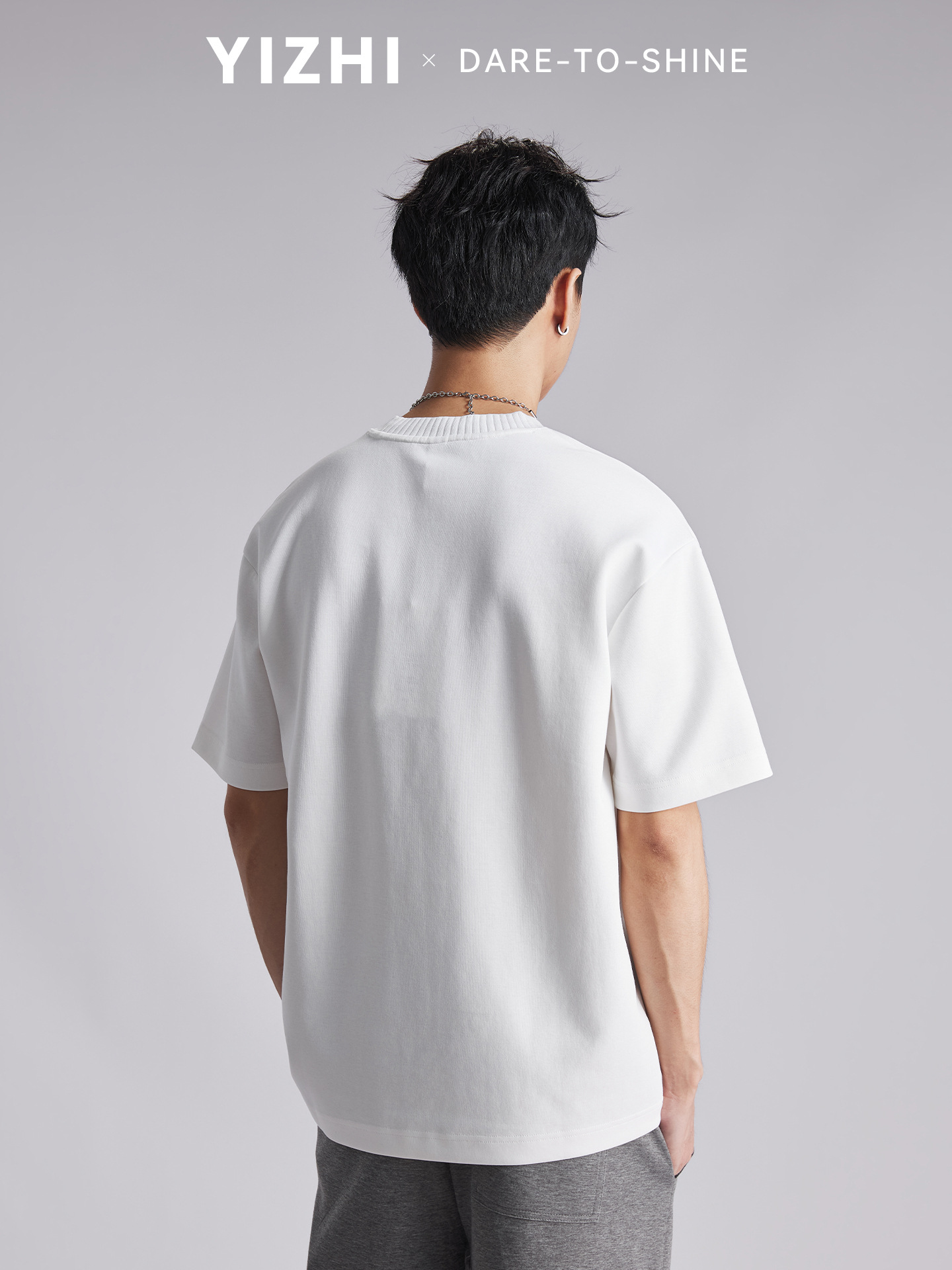 Áo thun nam cổ tròn chất liệu cotton dày 260g, thiết kế vai nối, phong cách lịch lãm — đen