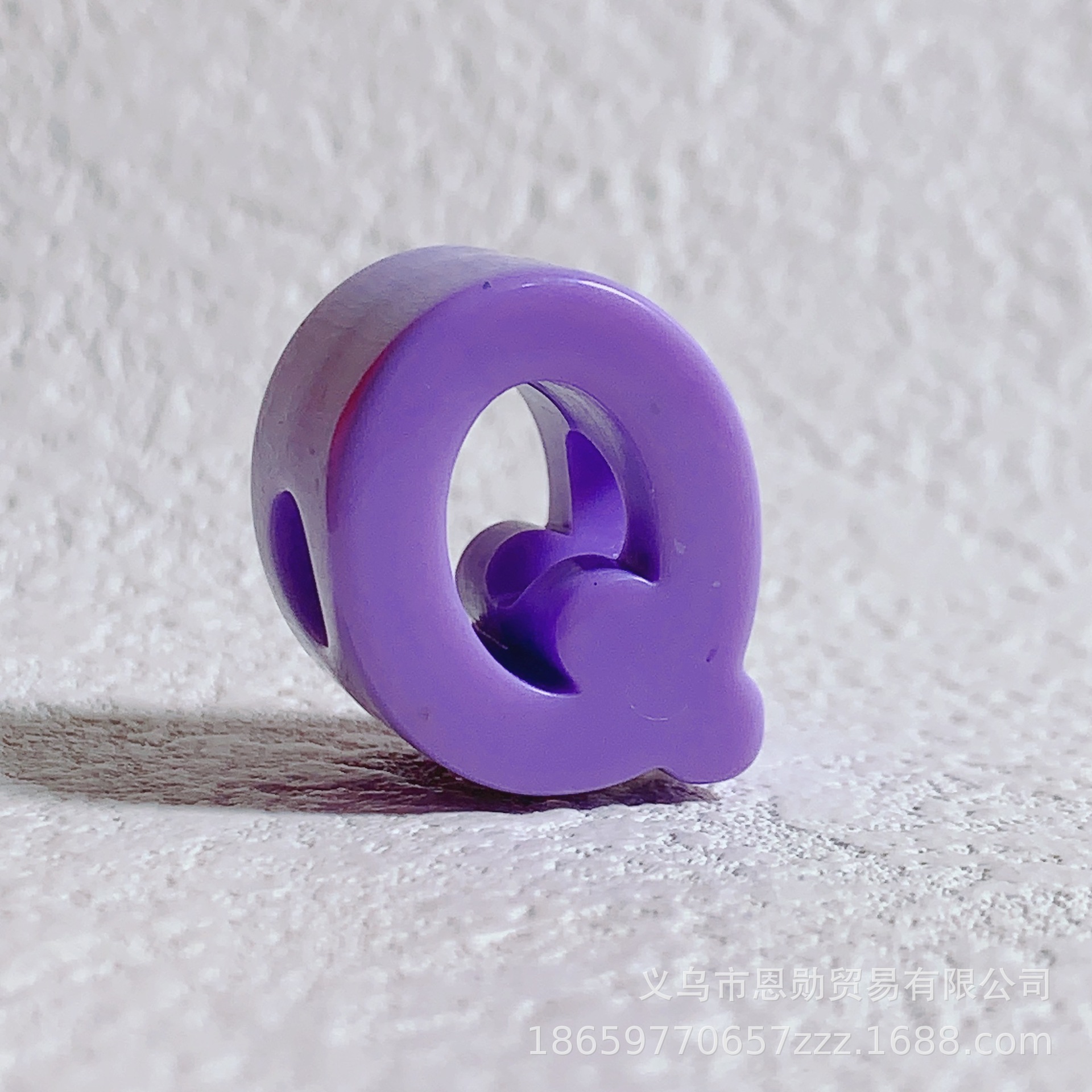 Q (light purple)