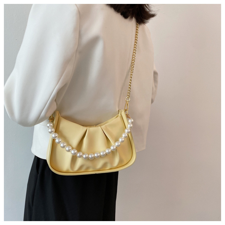 Fashion Gradient Color Pearl Chain Fold Cloud Bag display picture 15