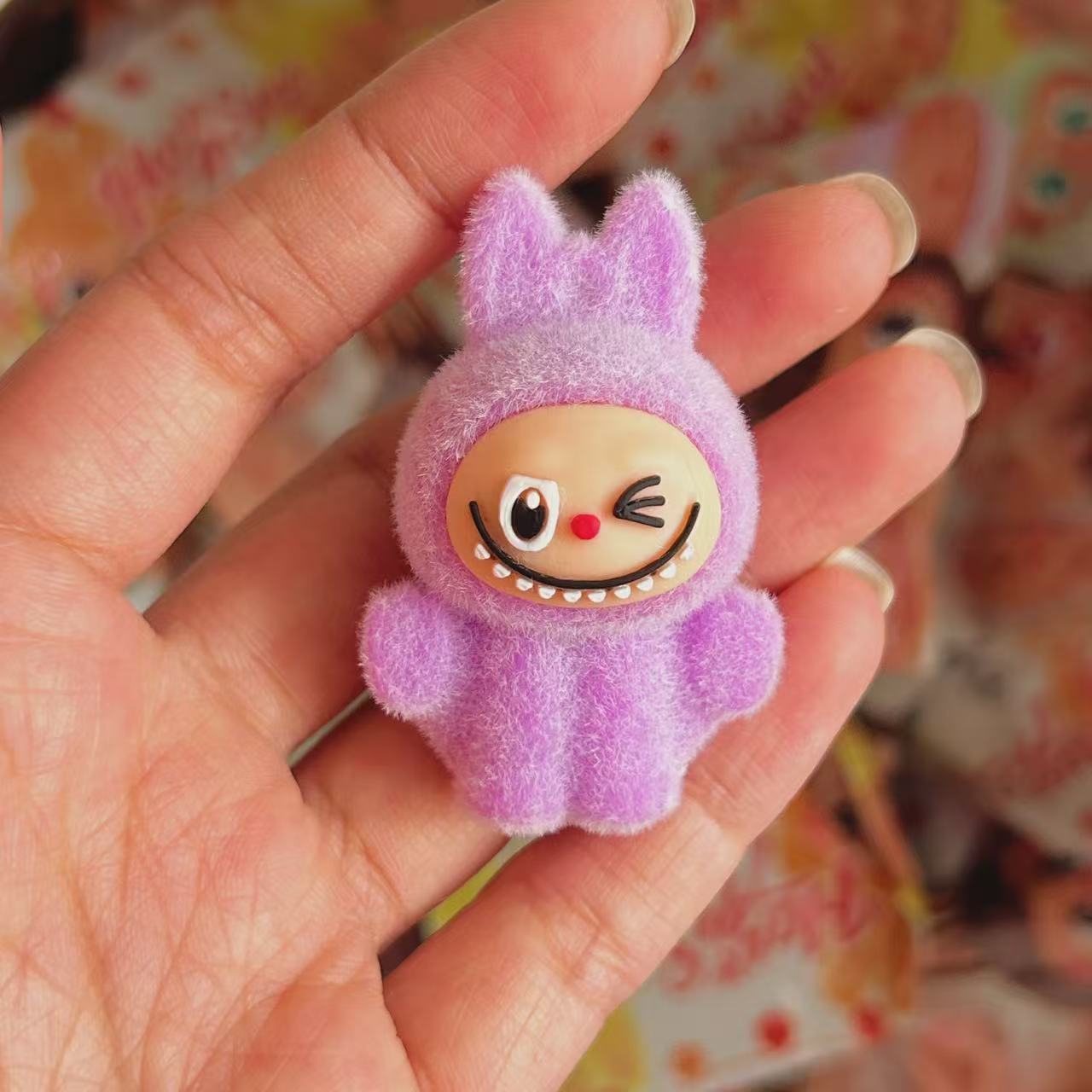 Labu adorable muñeca flocado Labubu llavero bolso colgante decoración del automóvil colgante mini accesorios image 5