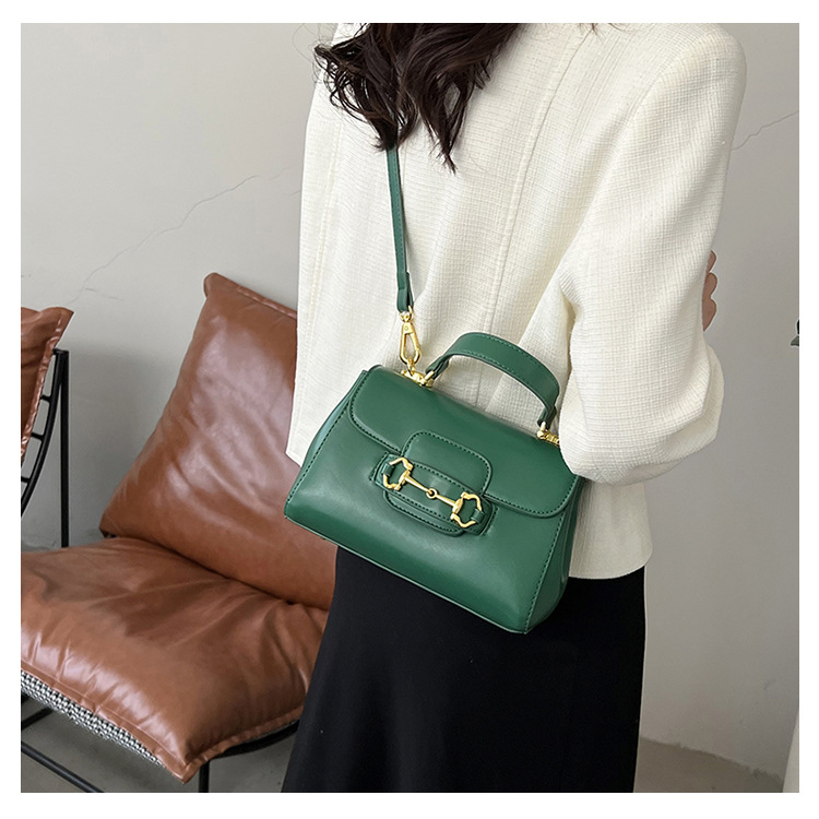 Borsa alla moda coreana 2024 Tendenza borsa a tracolla a colori a contrasto con spalla semplice e personalizzata per nuove donne primavera_voghion.com