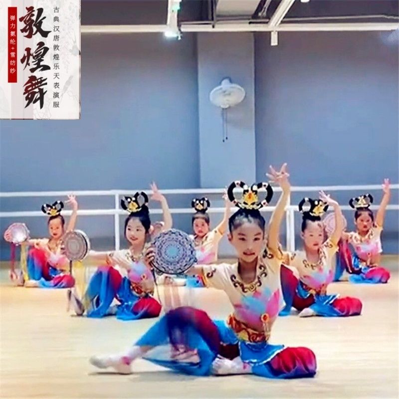 舞台六一表演服饰 儿童舞台表演舞蹈演出服 儿童表演节目服饰批发