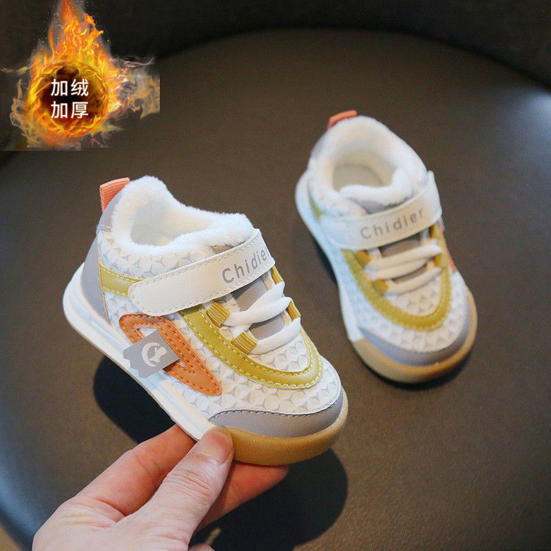 Nuevos zapatos de tablero para niños dos zapatos de algodón forrados de lana para niños zapatos deportivos para niños pequeños zapatos de algodón para niños forrados de lana para niñas