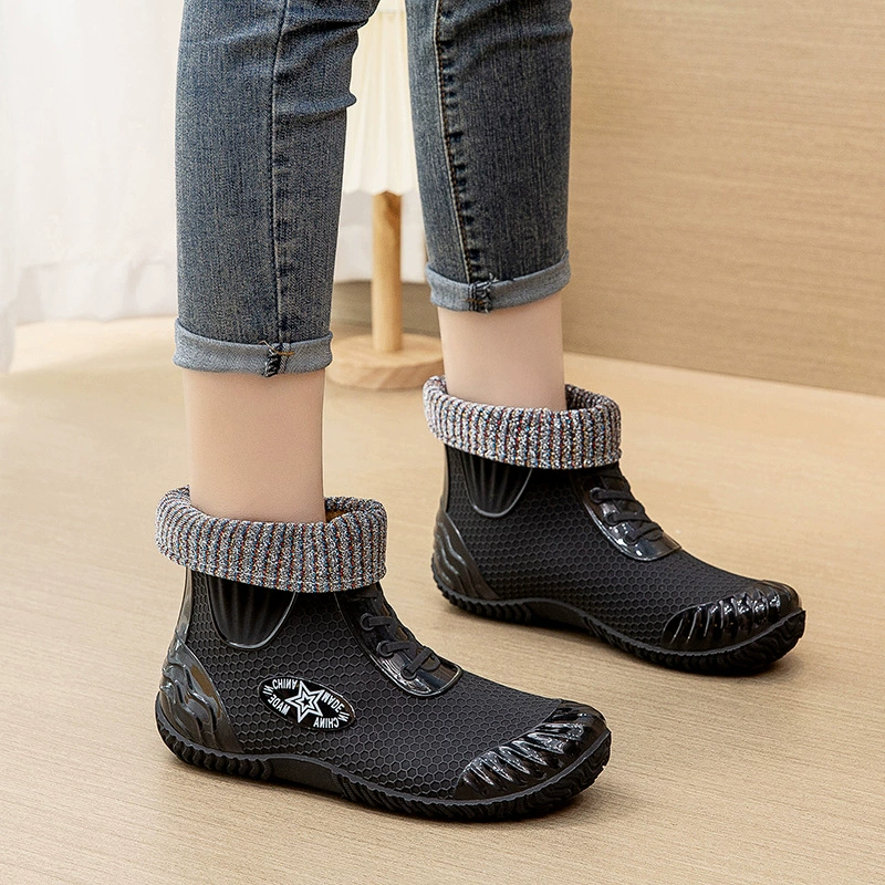 Резиновые сапоги Женская модная Водная обувь, водные сапоги, Нескользящие непромокаемые бархатные хлопковые теплые короткие корейские резиновые сапоги на четыре сезона