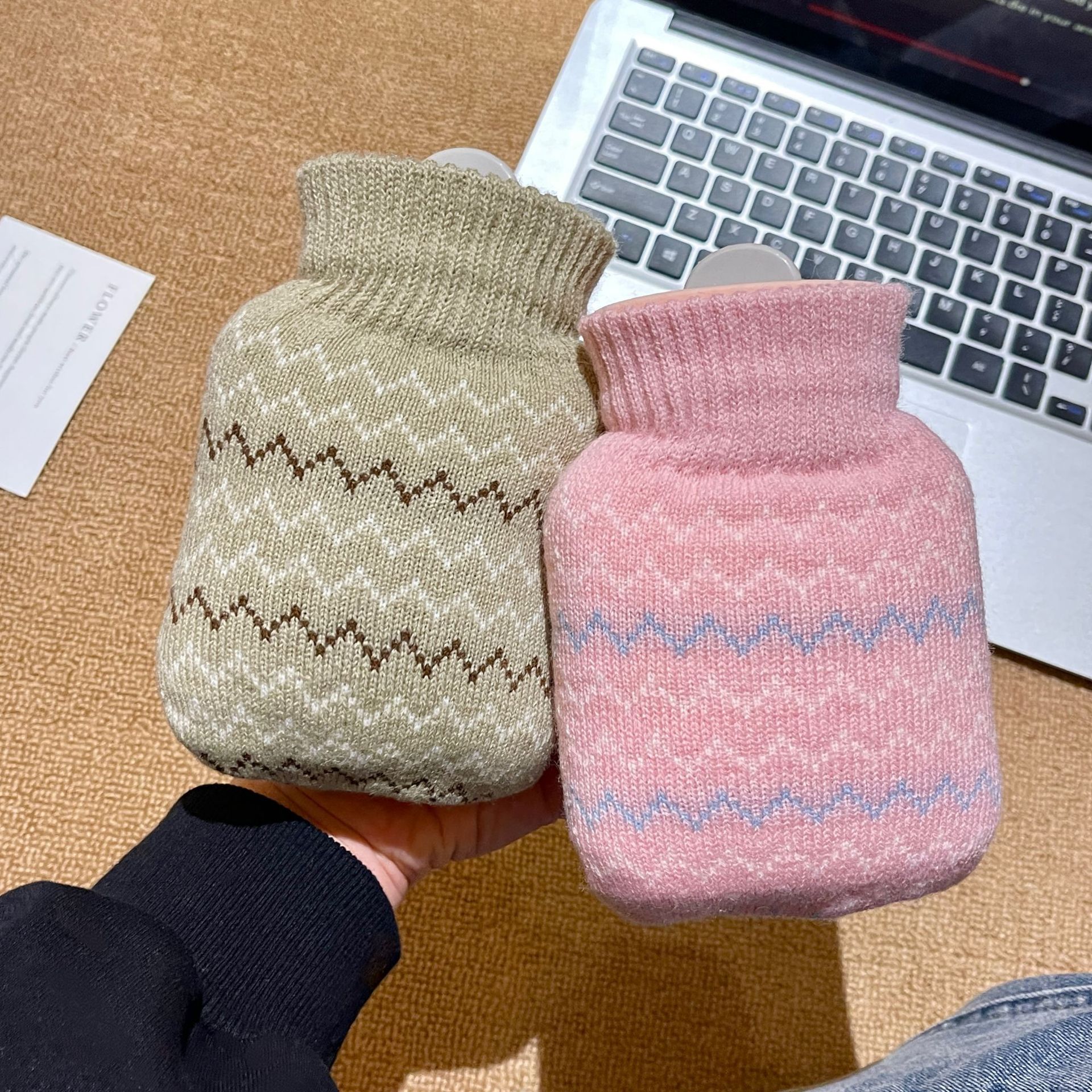 Bonita bolsa de agua caliente inyección de agua de silicona bolsa de agua caliente dormitorio pequeño tía caliente compresas calientes para bebés calientes bolsas de mano calientes