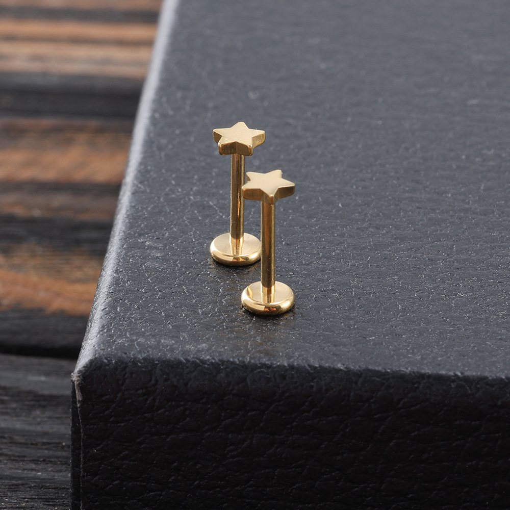 16G labret stud size and finish detail