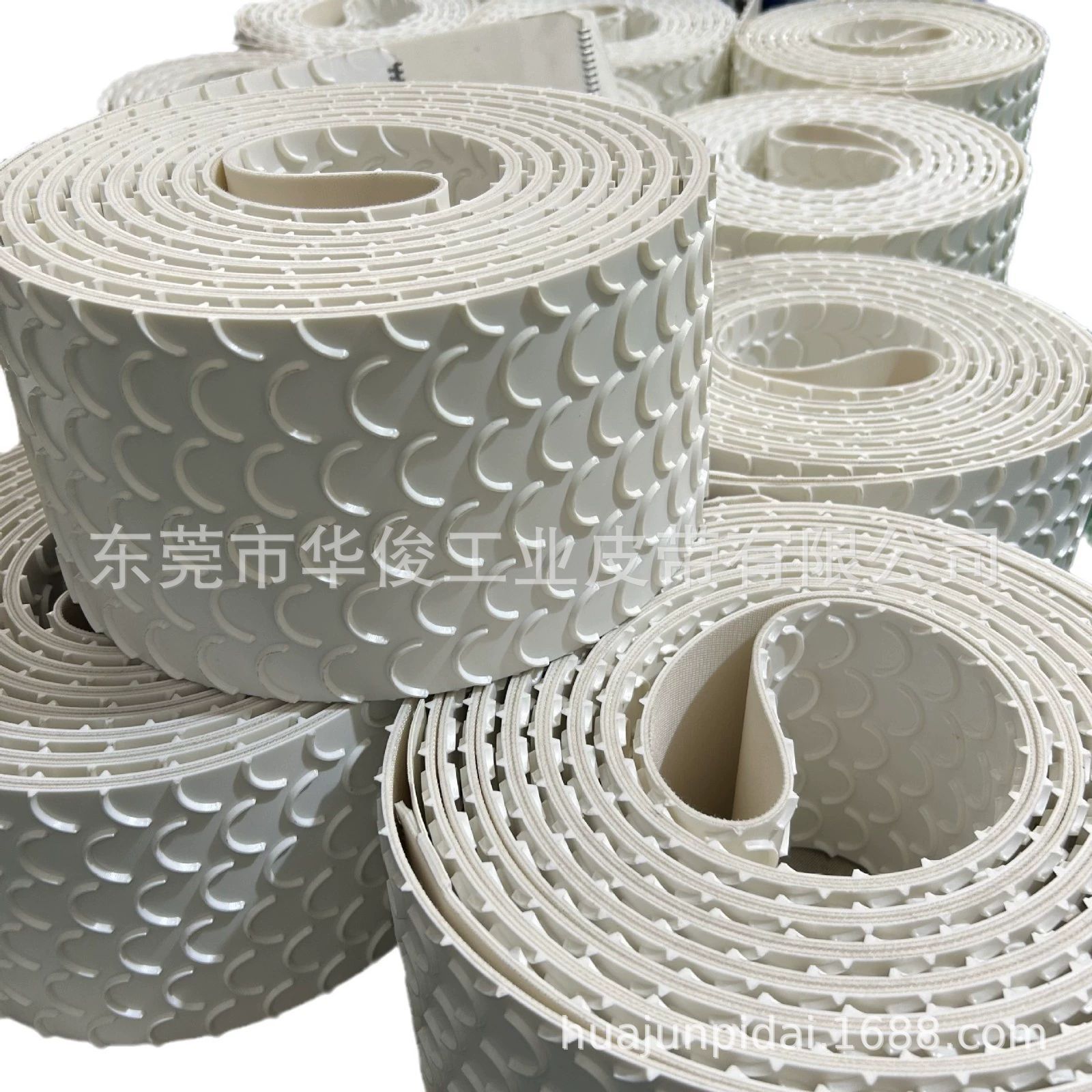 月牙纹输送带提升物料输送带提升物不堆叠输送带