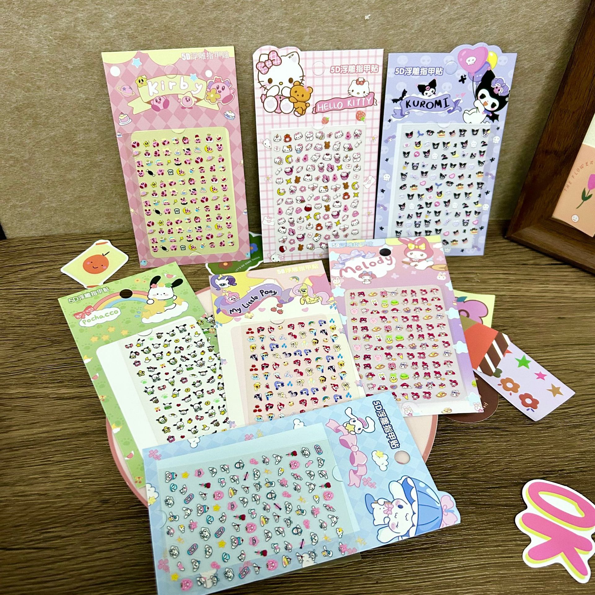 Parche de uñas Sanrio para niños, lindo y divertido Kulomi 5D en relieve pegatinas de uñas impermeables, manual de pegatinas decorativas