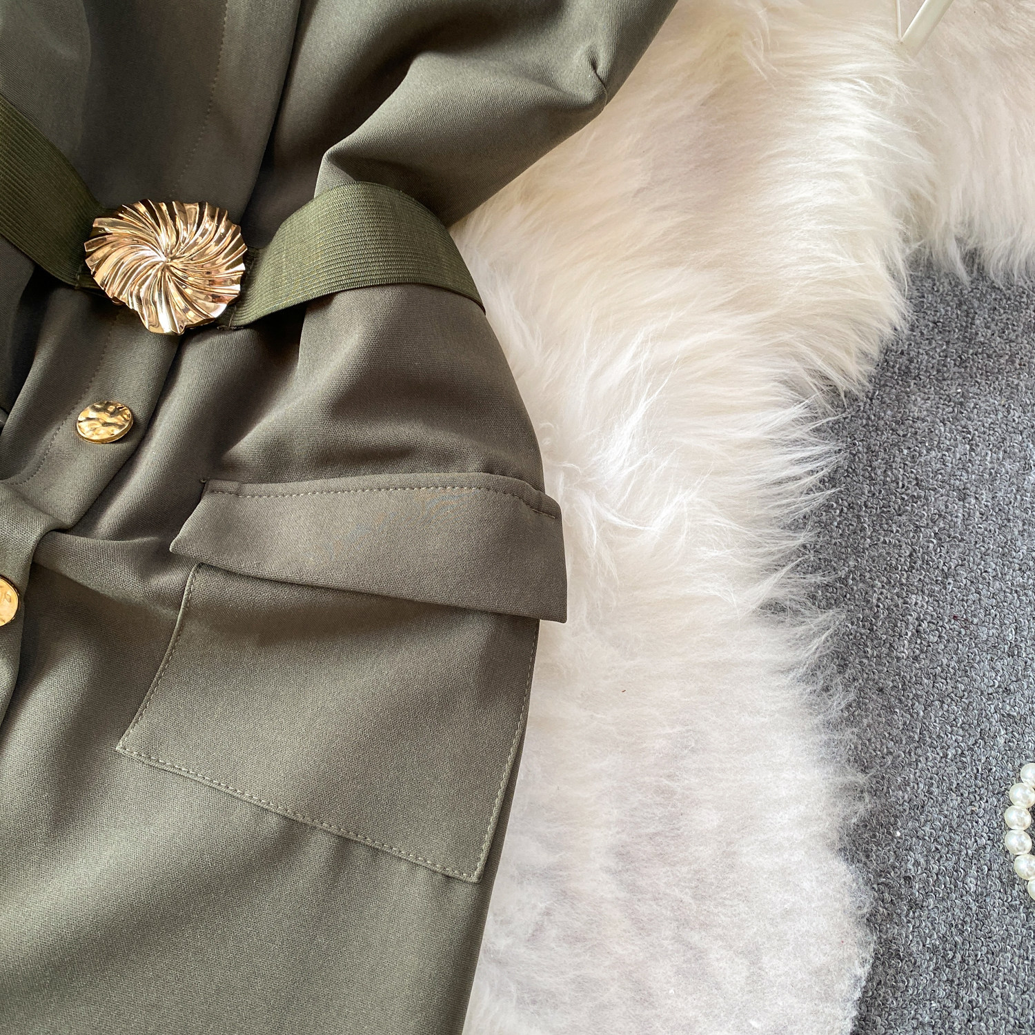 Sophisticated V-Neck Sleeveless Blazer Dress With Metal Buttons, Slimming Waist & High Slit_ecoleips.com
