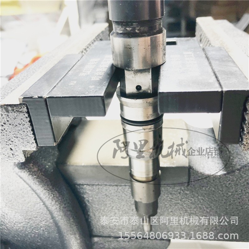 喷油器台钳转接架 平口台钳嫁接夹具 喷油器固定台钳 台钳夹适用