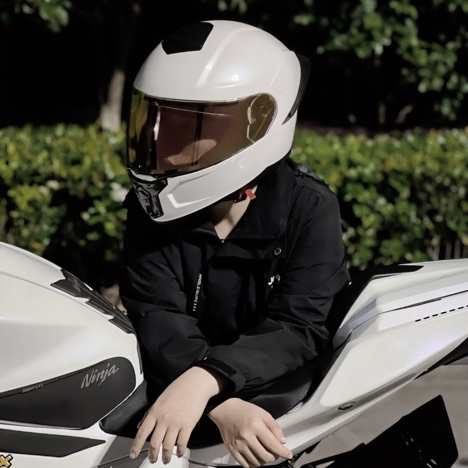 Casco de Motocicleta Certificado ORZ3c para Hombre y Mujer, Casco Integral de Doble Lente, Alerón Trasero Personalizado de Verano, Estilo Semi-Integral con Bluetooth