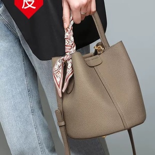 ��ی�������2025�¿Ů���μ�б�����Ƥ�������ˮͰ���˻@��