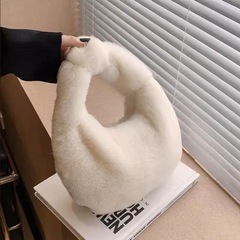 卸売クロスボーダーハイエンド多用途ぬいぐるみハンドバッグ大容量通勤ハンドヘルド毛皮バッグトレンディな餃子バッグ