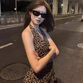 复古豹纹美背v领挂脖吊带背心女夏季辣妹修身无袖外穿设计感上衣