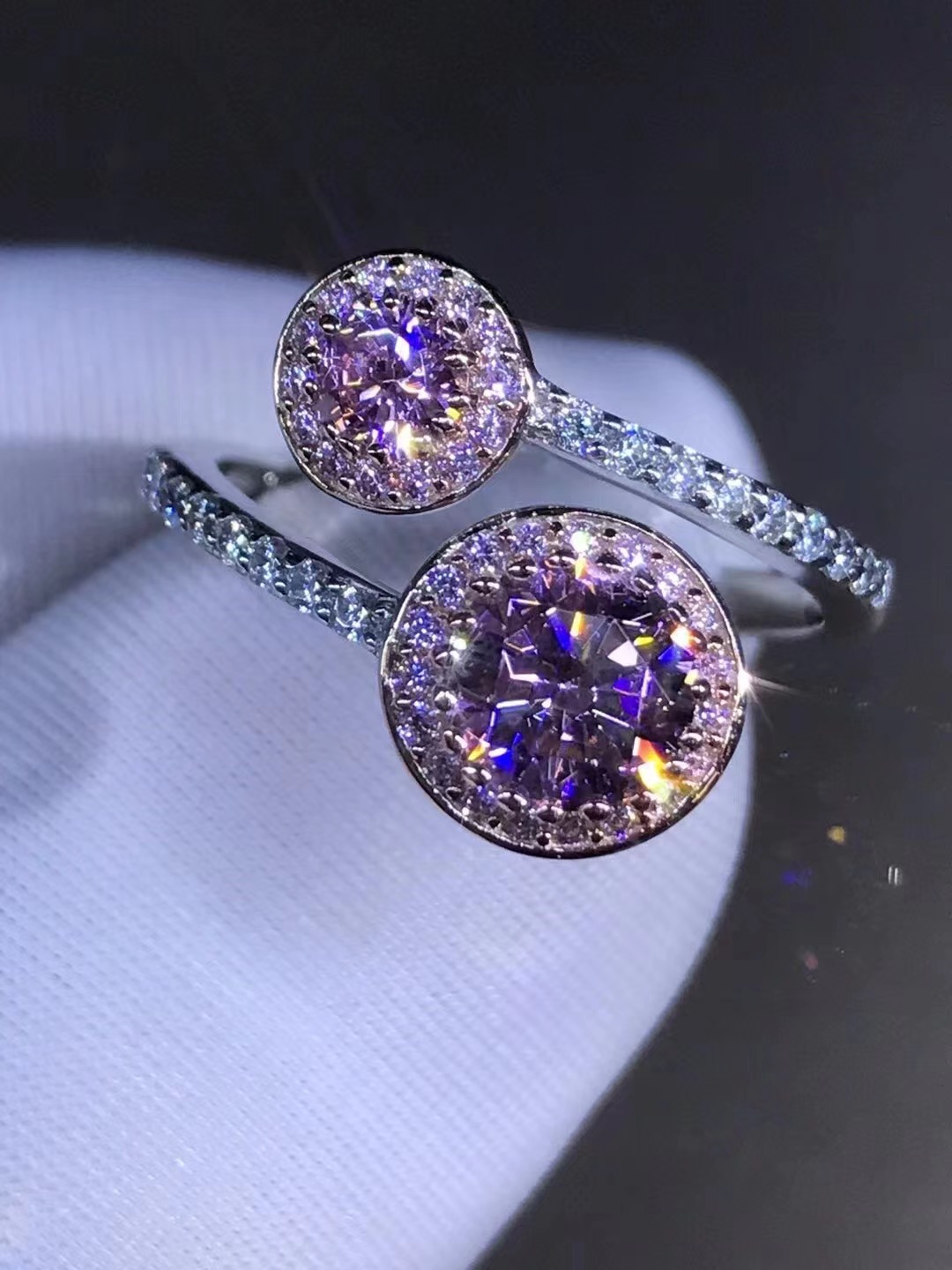 Importado de color rosa anillo de diamantes con incrustaciones de diamantes de alto carbono importado de galvanoplastia 1,5 tirón importado VVS Grado de alto carbono diamante