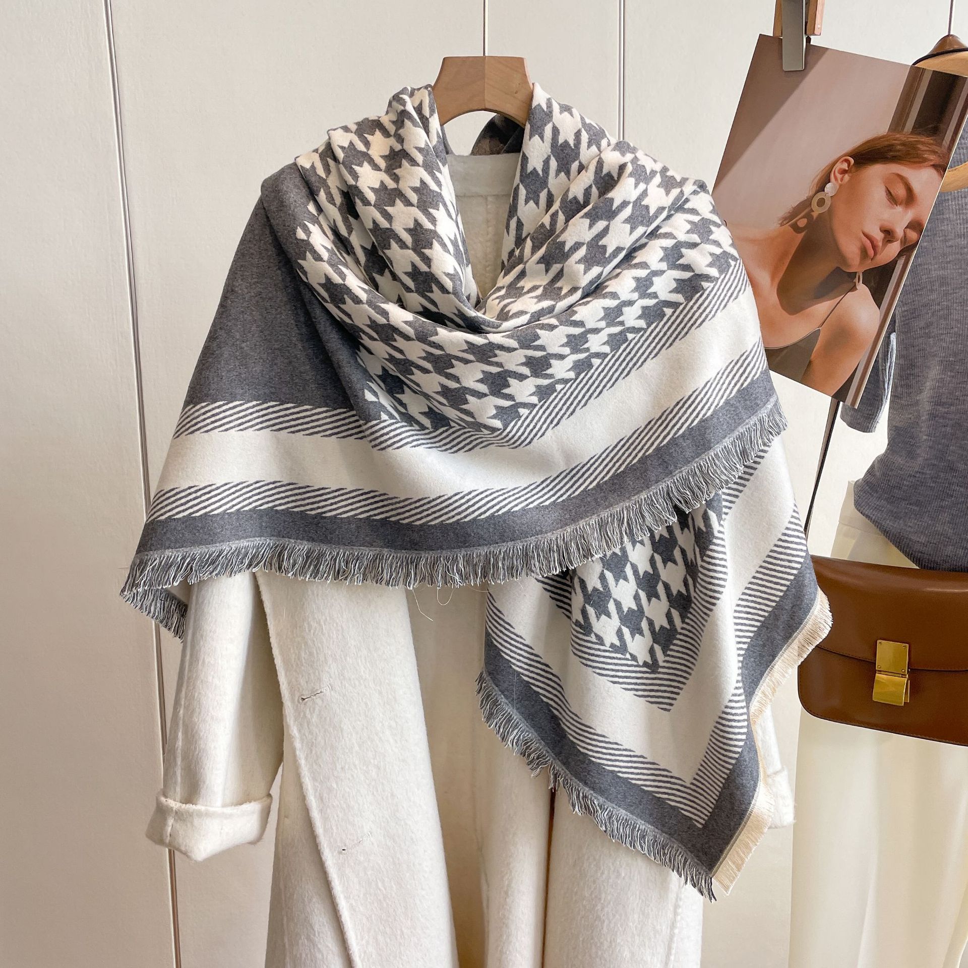 2023 estilo coreano houndstooth impreso gran bufanda cuadrada de cachemira-como la moda letra H cálida bufanda de otoño e invierno engrosada bufanda