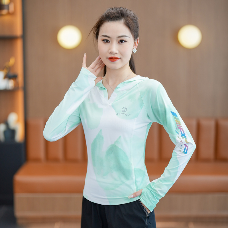 圣曳新款秋季跑步健身运动休闲反光印花连帽长袖上衣女