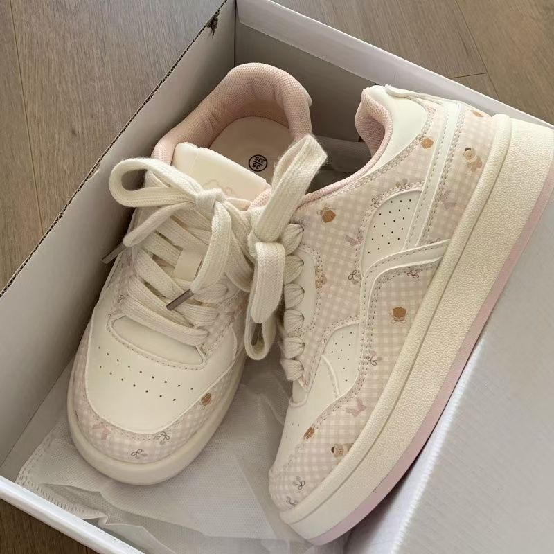 Korean Version Niche Design Sweet Little White Shoes Women's 2025 Autumn New Versatile Lightweight Student Popular German Training Board Shoes_vogvips.com
