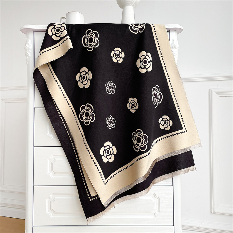 Temperamento piccola sciarpa profumata da donna versatile cappotto decorativo caldo sciarpa camelia doppio uso scialle di cashmere spesso_voghion.com