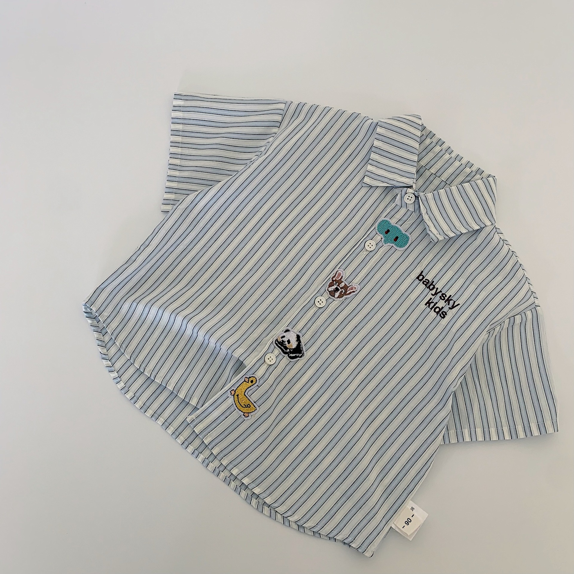 Camisa de manga corta para niños Maibao 2025 verano nuevo estilo coreano camisa a rayas occidental para niños ropa de verano para niños