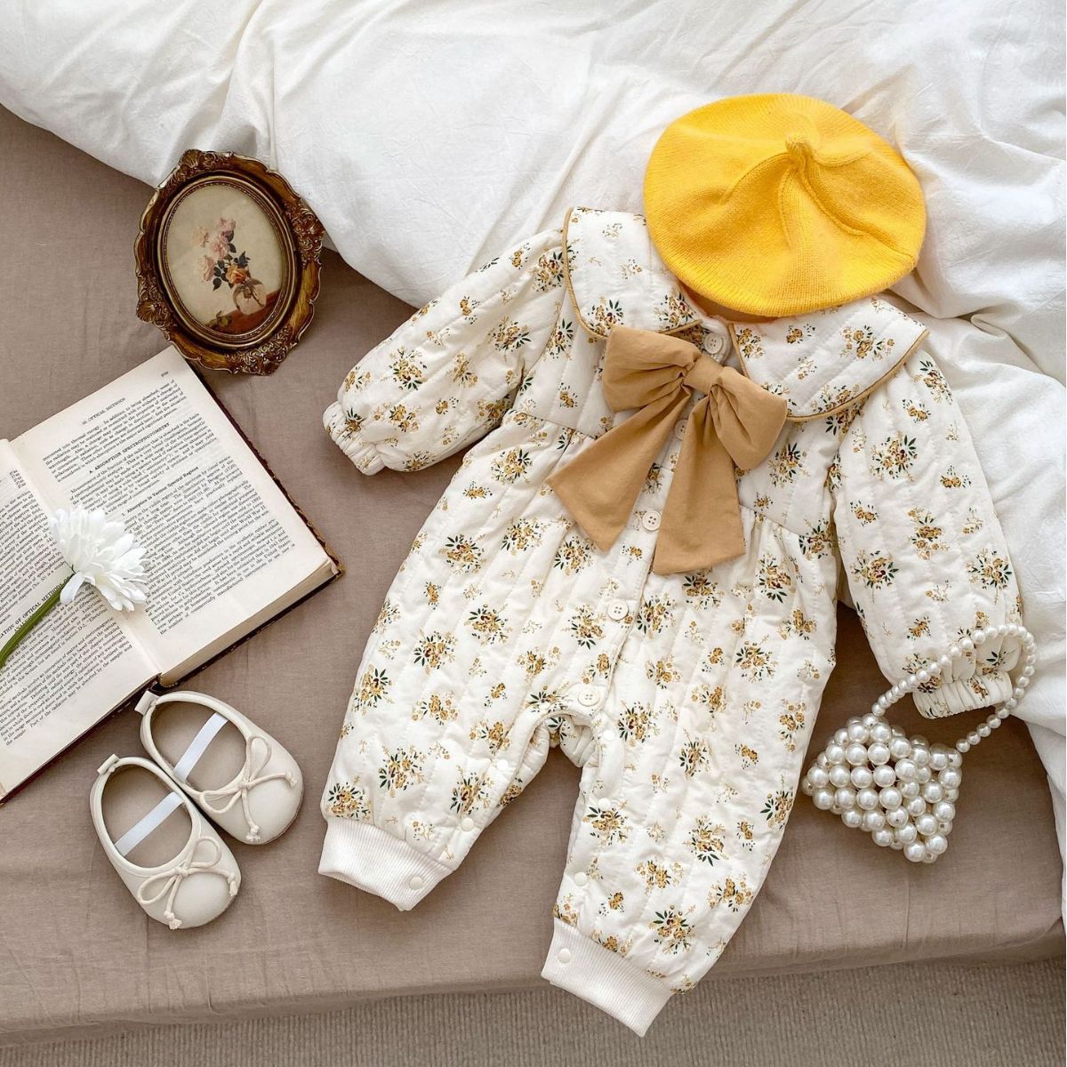 Invierno engrosada caliente mono del bebé dulce floral arco manga larga mameluco bebé niña forrado de lana mameluco