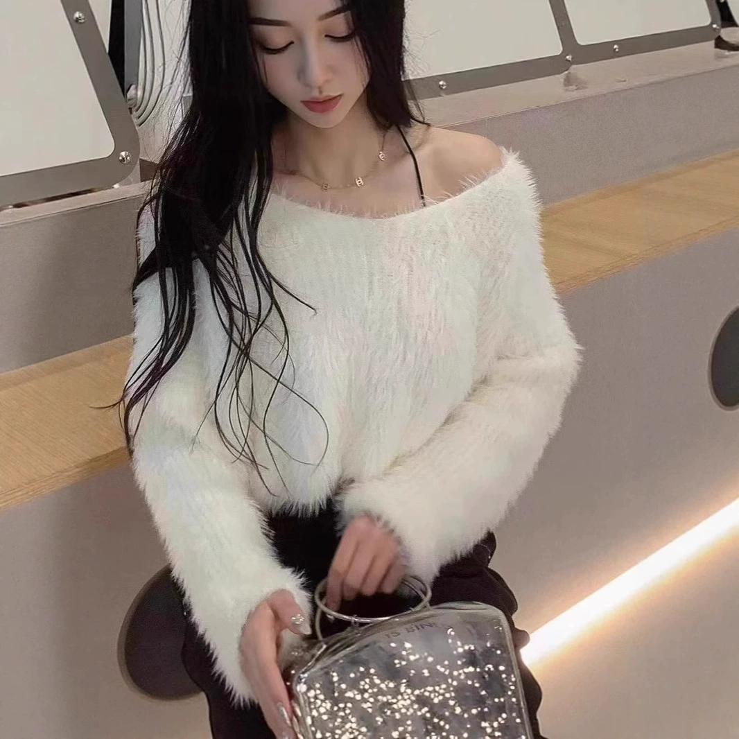 Мягкий и восковой короткий трикотаж из искусственного норкового бархата в ленивом стиле для женщин осенью и зимой, новый свободный трикотаж с открытыми плечами и длинными рукавами.