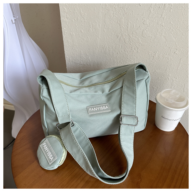 Damen Tasche  Neu Herbst Und Winter Trendy Koreanisch Stil Große Kapazität Cross Body Tasche Lässig All-Matching Mode Leichte Oxford Tasche display picture 3