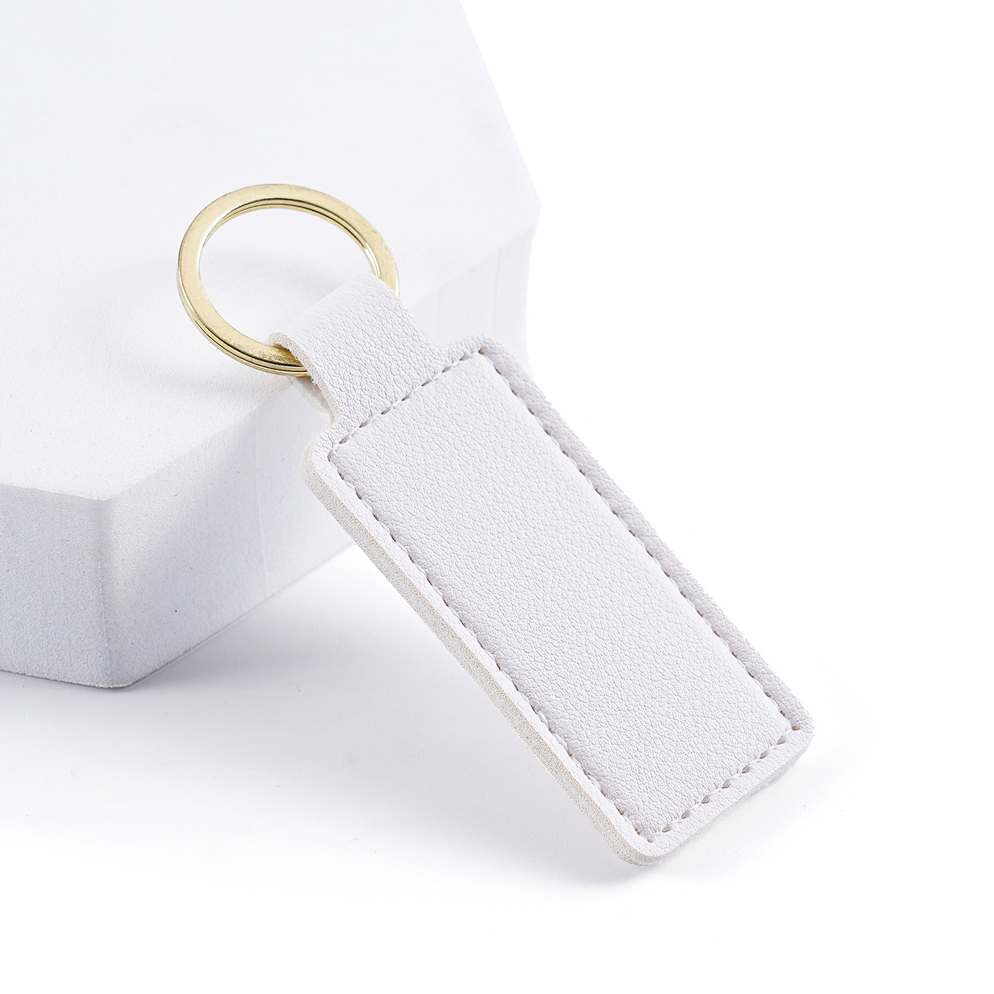 Keychain de cuero pu transfronterizo estilo simple hebilla cuadrada logotipo de impresión colgante de cuero llavero para hombres y mujeres