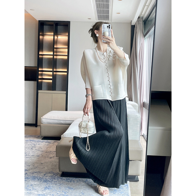 Pleated 2026 Autumn New Designer Embroidered Loose Jacket Elegant and Graceful Cover-Up Cardigan Versatile Top