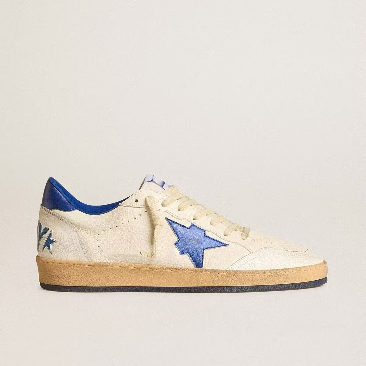 Retro Distressed Star Platform Sneakers for Men and Women | Easy to Style