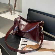 植鞣头层牛皮女包包简约大方女士包袋时尚实用饺子包百搭斜跨单肩