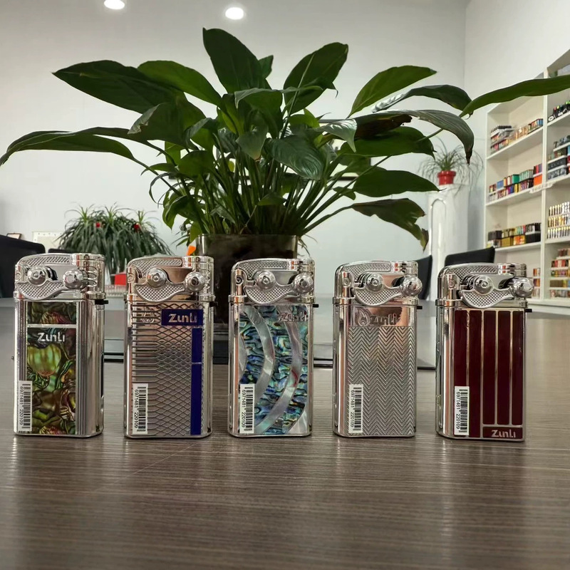 Manufacturer's Popular 2026 Trendy Large Lighter New Model Wholesale Engraved Printing Metal Refillable Explosion-Proof Lighter