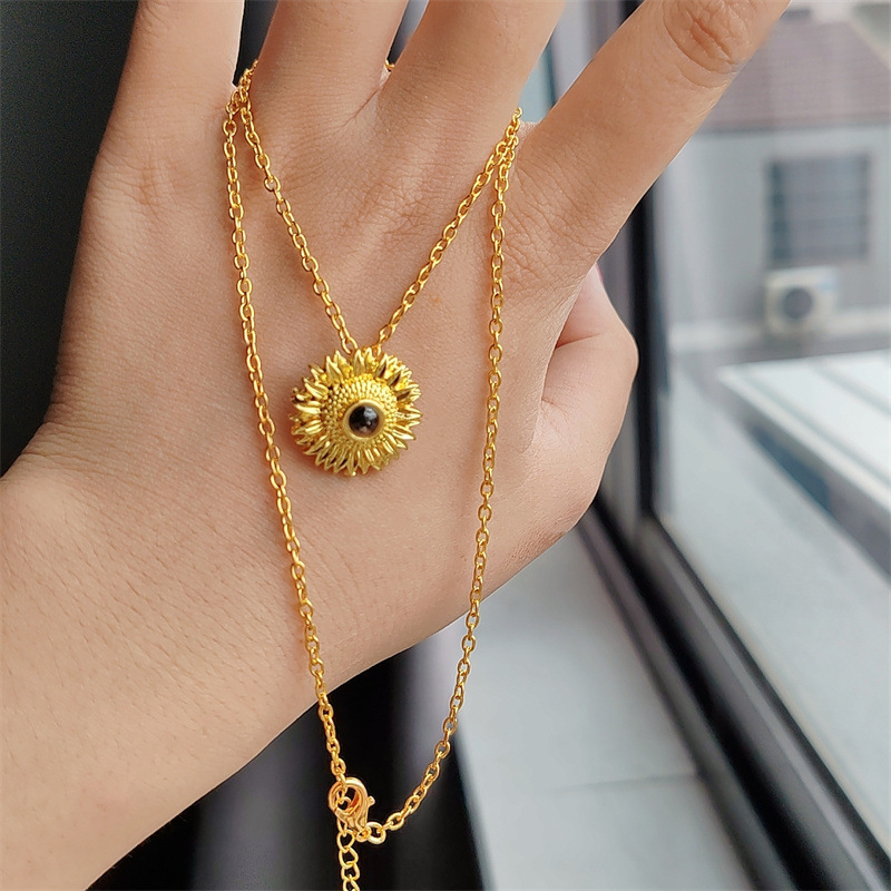 New Fashionable and Elegant Sunflower Jewelry Pendant Necklace Sunflower Necklace Projection Necklace Friendship Necklace_voghion.com
